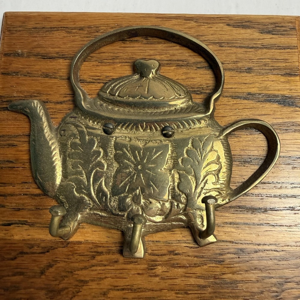 Brass Teapot Key Rack Wall Hanging Oak Wood Kitchen Organizer Country Decor